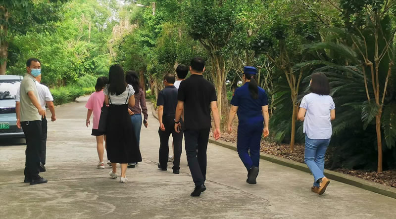 欢迎绵阳市涪城区政府相关部门领导莅临金秋园养老院指导工作